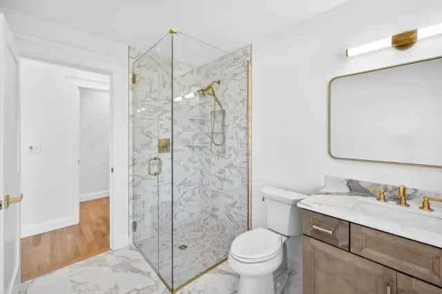 100 salt marsh rd bathroom 004