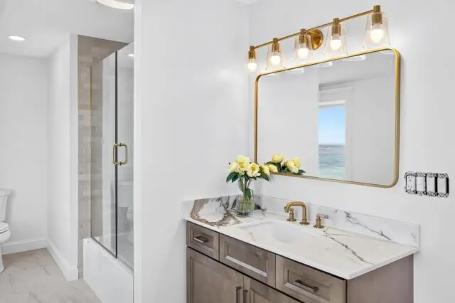 100 salt marsh rd bathroom 008